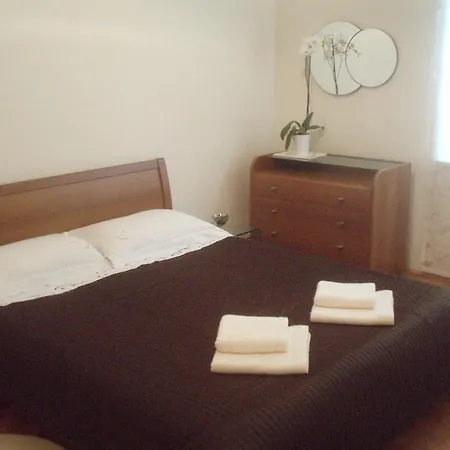 Apartment Tim *