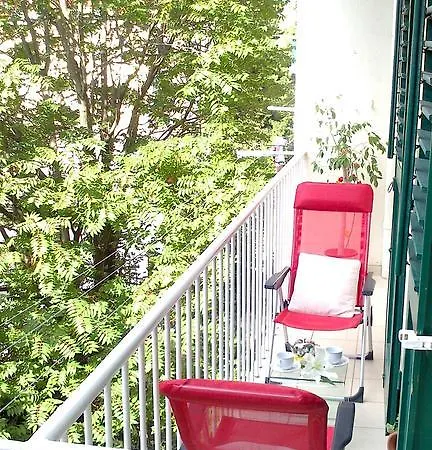Apartment Tim